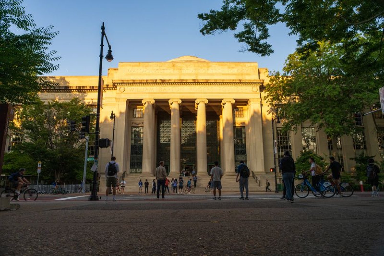 MIT School of Engineering faculty receive awards in spring 2025 | MIT News