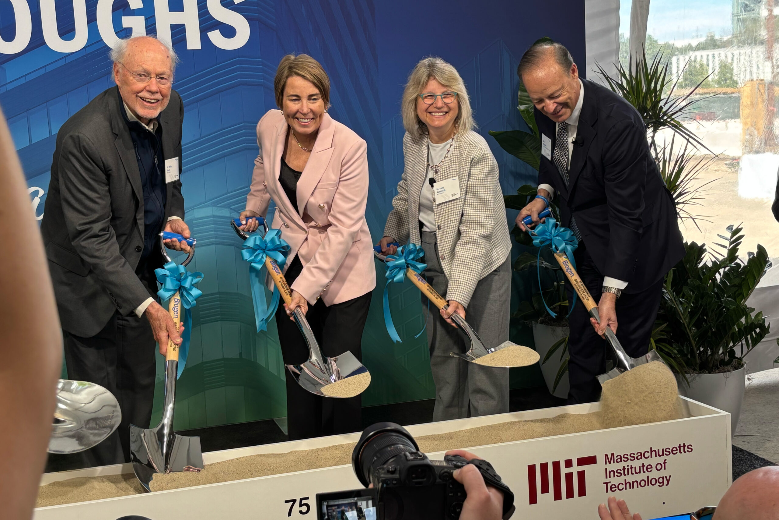 Biogen groundbreaking stirs optimism in Kendall Square | MIT News